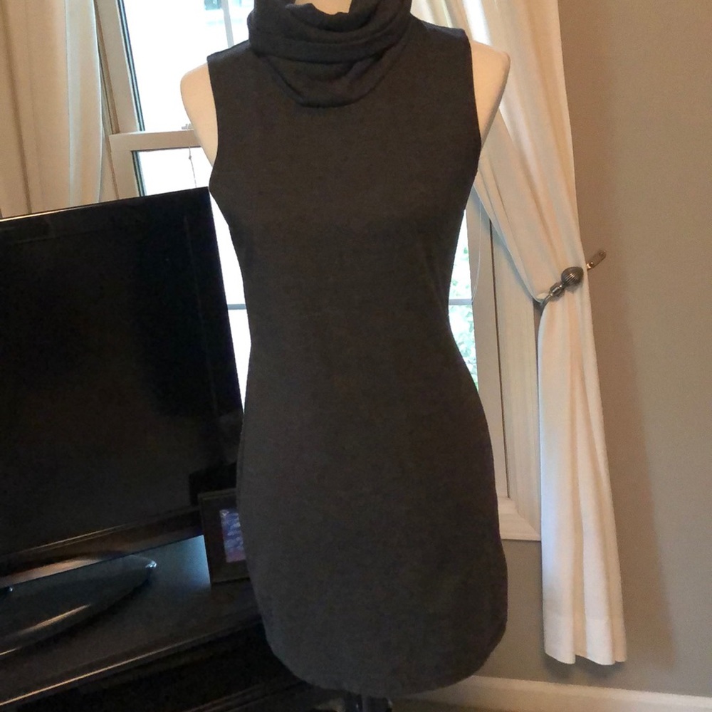 Super Cute Turtle Neck Grey Sleeveless Dress - Picture 2 of 7